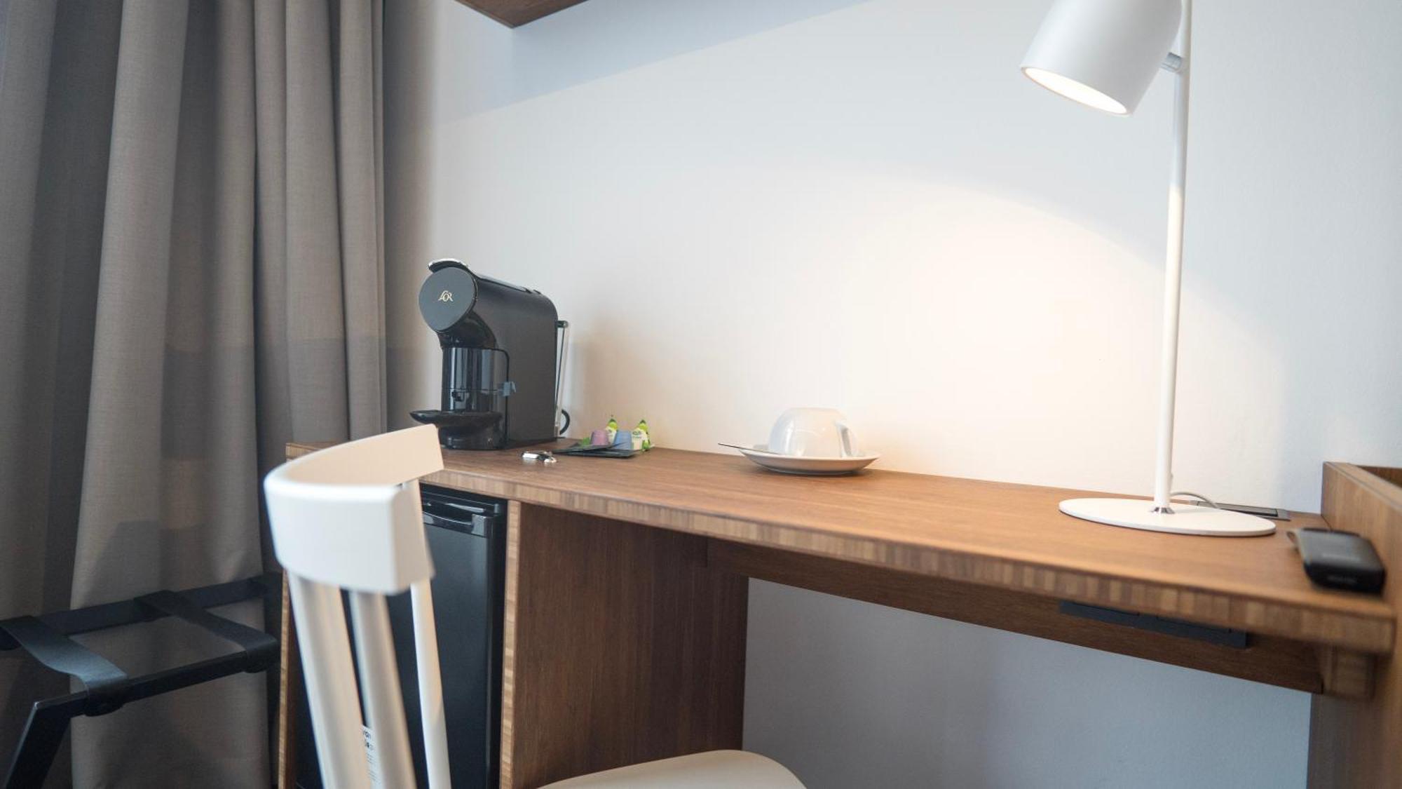 Tin Inn - Heinsberg - Das Hotel Aus Hochwertig Ausgebauten Ueberseecontainern Esterno foto
