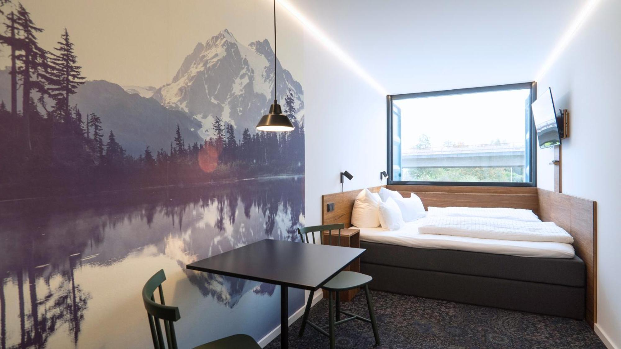 Tin Inn - Heinsberg - Das Hotel Aus Hochwertig Ausgebauten Ueberseecontainern Esterno foto